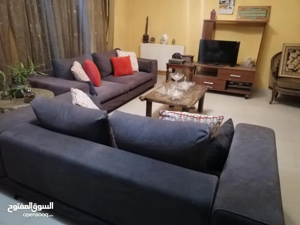 طقم كنب موديل امريكي بحشوة ريش نعام و طبقات من الدنلوب و القماش مخمل ثقيل