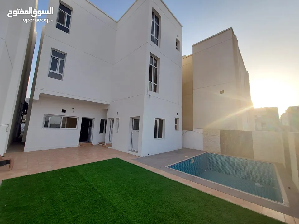 7 Bedrooms Villa with Swimming Pool and Garden for Sale in Bosher Al Muna REF:837R