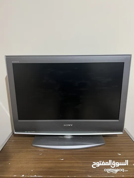 sony tv for sale. 100 sr. negotiable price.