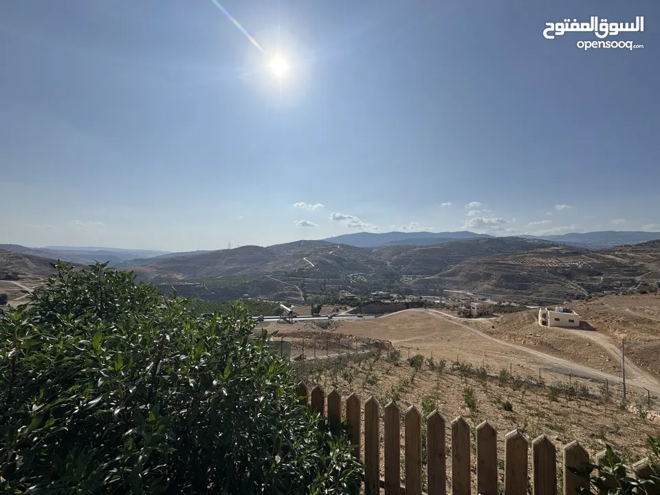شالية قرب اوتستراد عمان - اربد ب اطلاله مميزة