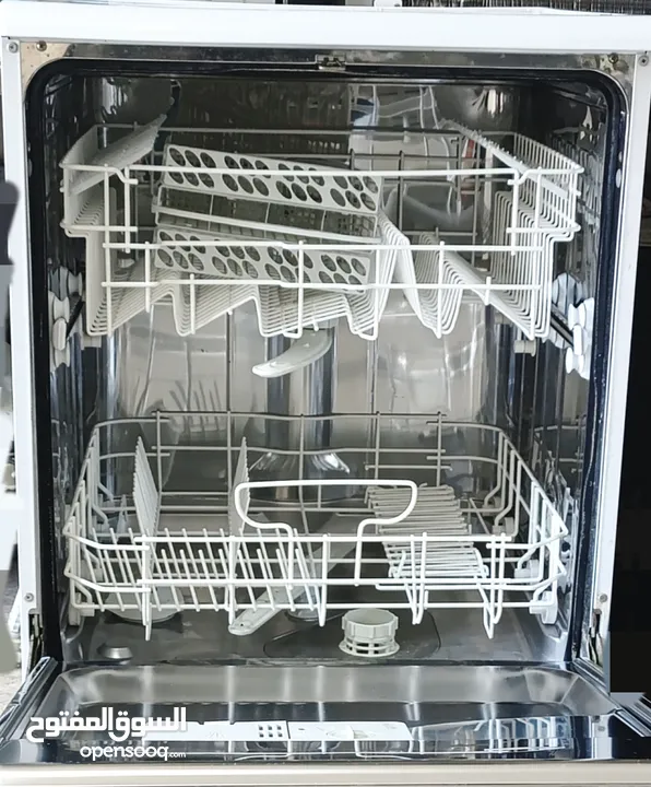 Candy Slimline Dishwasher - 9 Place Settings, Energy Efficient, ماكينة غسل الصحون موفرة للطاقة