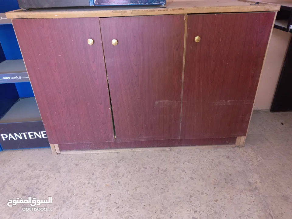 مكاتب للبيع خشب لاتيه بسعر مغري جداً
