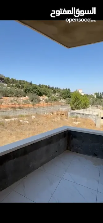 بيت جالا سدر شقق للبيع جاهز فوق مدرسه طليطه كل طابق شقتين اطلاله مميزه. سعر من 650 الي 800 شيكل