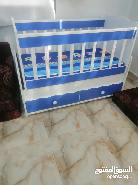 سرير للأطفال هزاز خشب تركي ثقيل ممتاز