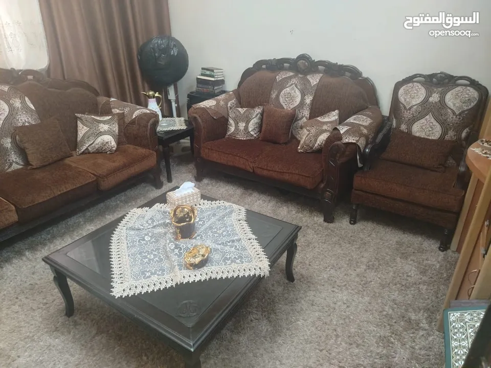 طقم كنب استعمال بسيط خشب ممتاز