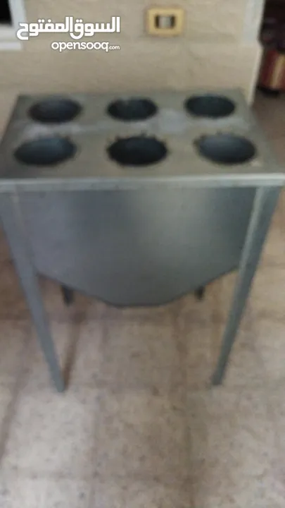مذبح دجاج6 عيون معاطة دجاج بحالة ممتازة  اركاز عدد 2 براميل عدد 2 غاز عين لتسخين