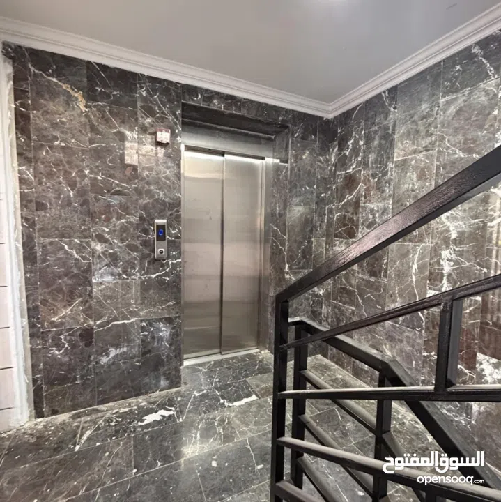 شقة عظم للبيع