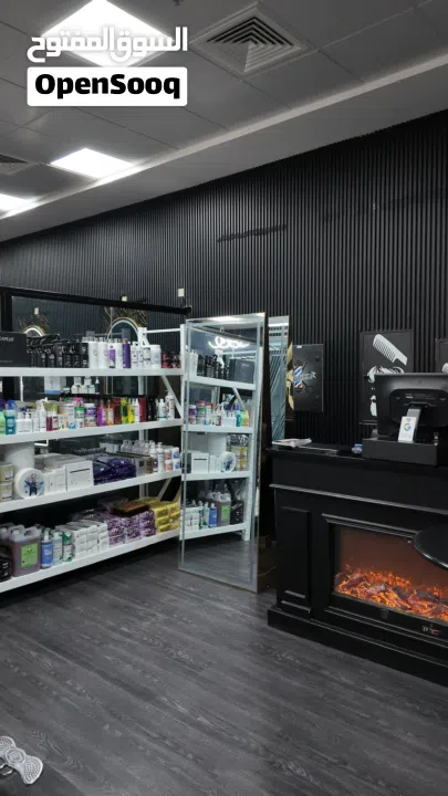 اكبر صالون رجالي بعجمان للبيع