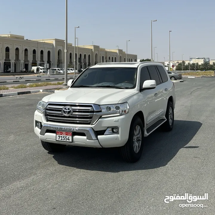 Toyota Land Cruiser GXR V8