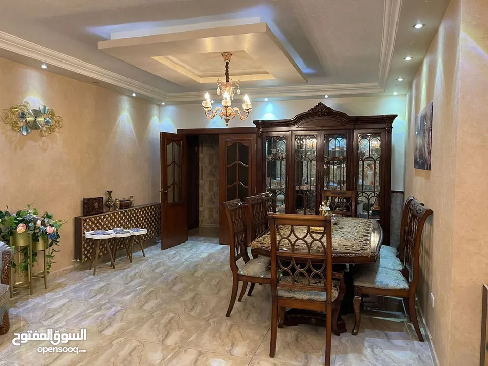 شقة مميزة للبيع في تلاع العلي 240 متر داخلي 160 متر خارجي