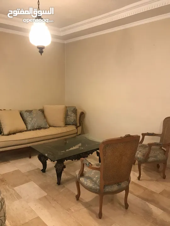 Apartment in Shmeisani available  immediately.