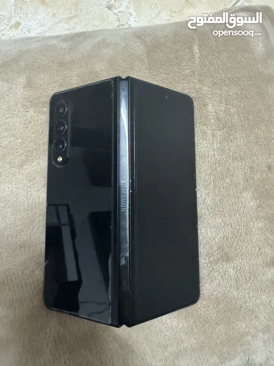 تلفون Galaxy Z Fold3 5G للبيع بحالة ممتازة