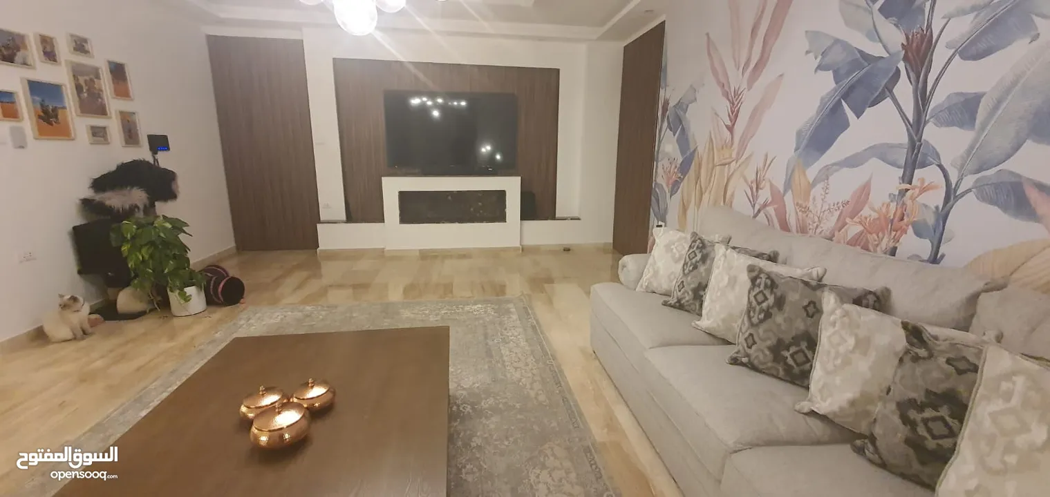 شقة فاخرة ومميزة  للبيع مرج الحمام /ناعور /شارع السلام