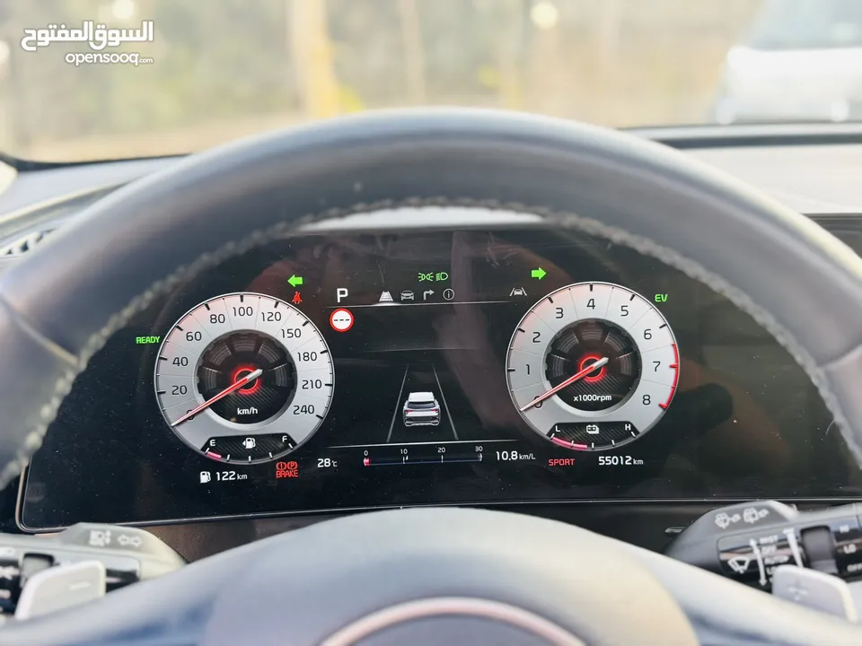 كيا سبورتاج هايبرد 2023 فل كامل مع بانوراما - باللون المميز والداخلية المميزة - والسعر المميز