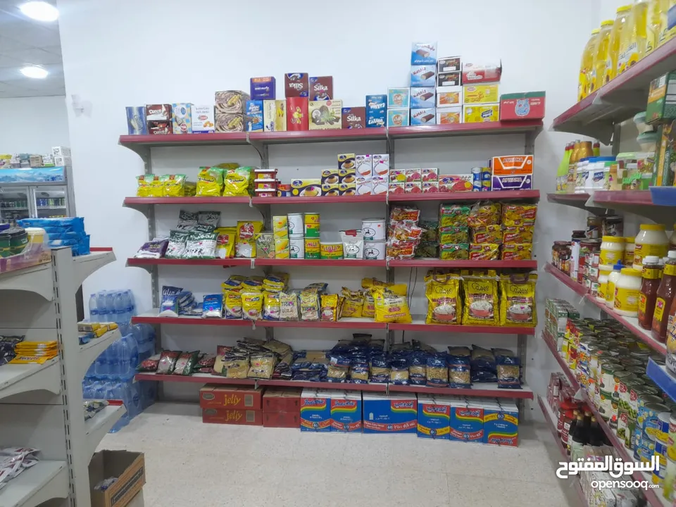 سوبر ماركت للبيع