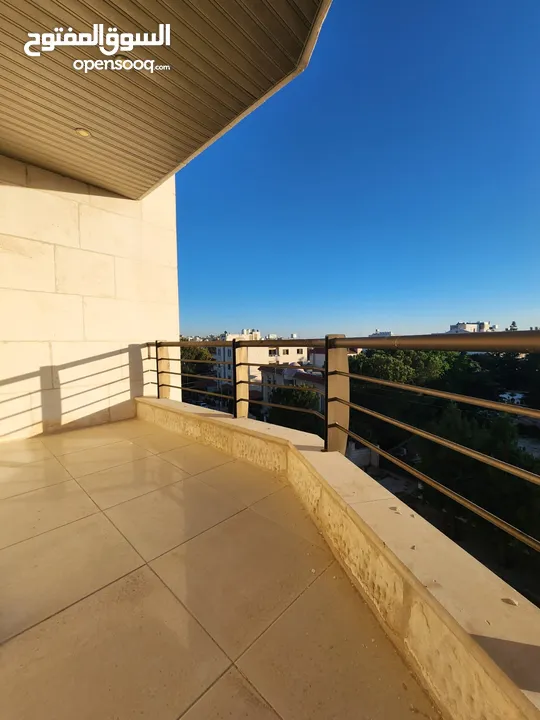 شقة فارغة للبيع في منطقة الجبيهة - REF: 14630