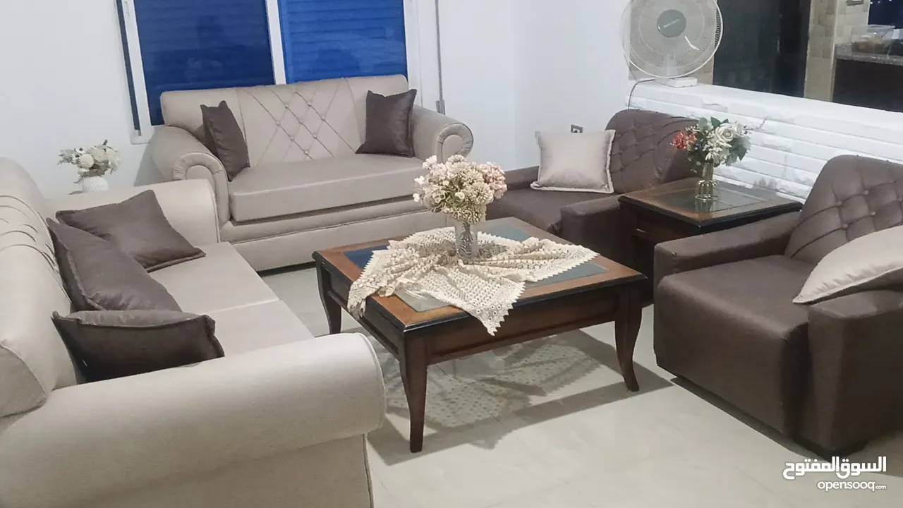طقم كنب شبه جديد للبيع