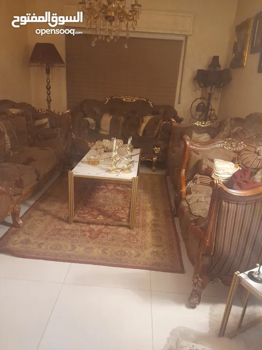 اعلان طقم كنب مستعمل للبيع بحالة جيدة