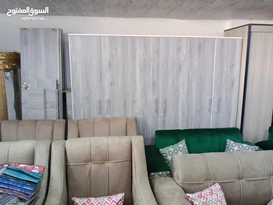 غرفه نوم كامله مع الفرشه وملحق وبنش قدام التخت جديد
