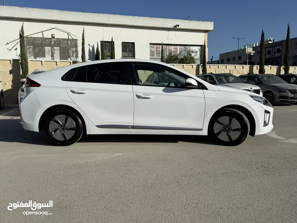 هونداي ايونك ترخيص 2022 محرك 1600 هايبرد جير أوتوماتيك 141 حصان