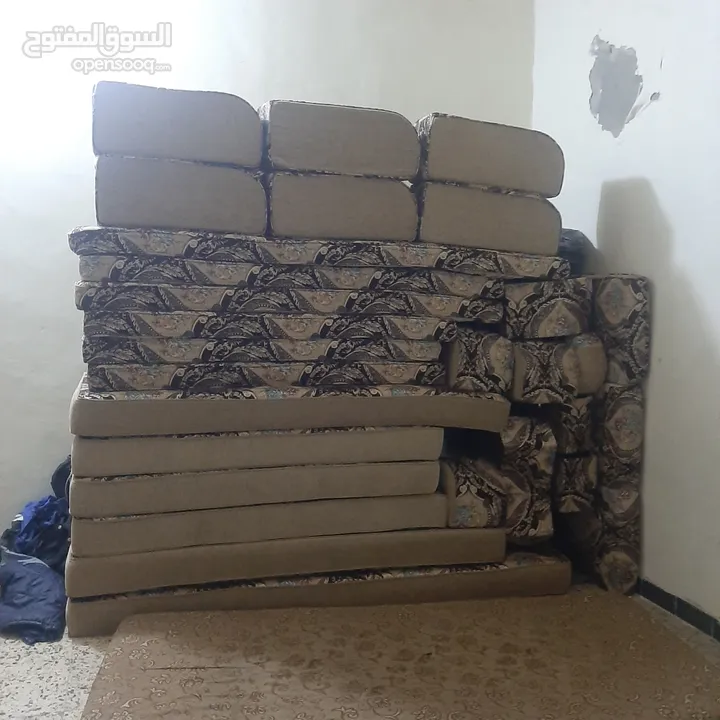جلسه عربيه لصالون او غرفه ضيوف خمسه بأربعه لون بني ملوكي