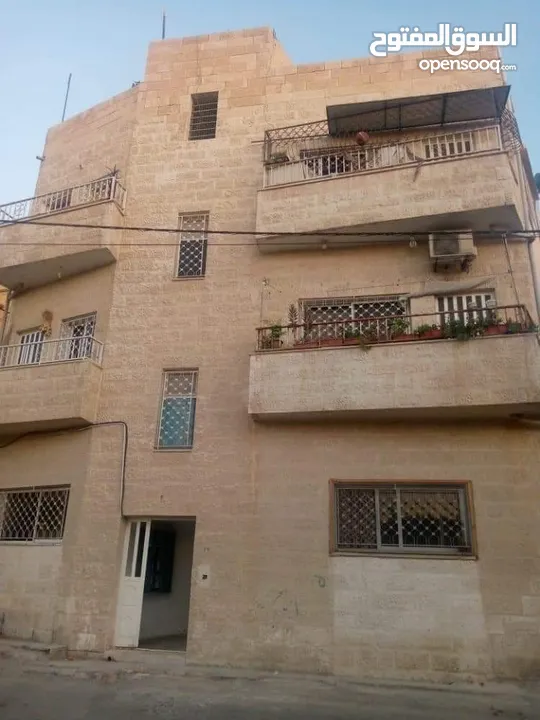عماره الاستثمار 6 شقق + روف بالقرب من صيدلية شحرور