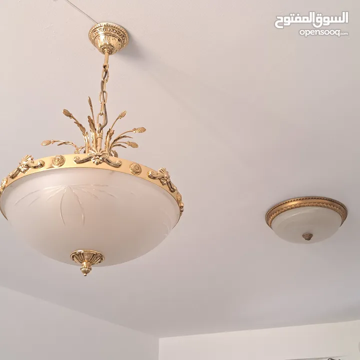 اضاءة سقف ماركه ايطاليه مطليه ذهب .. لايوجد فيها اي عيب