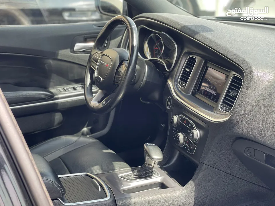 Dodge Charger V6 2020