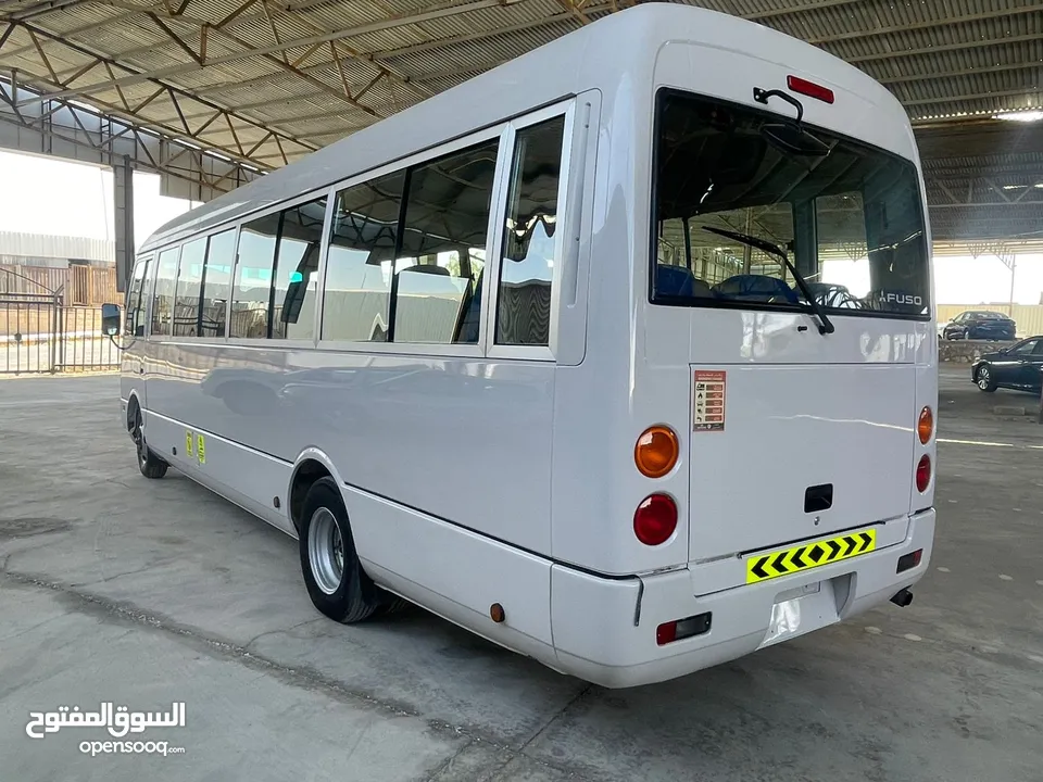 باص متسوبيشي فوسو حره غير مجمرك 26 راكب ماتور كهرباء