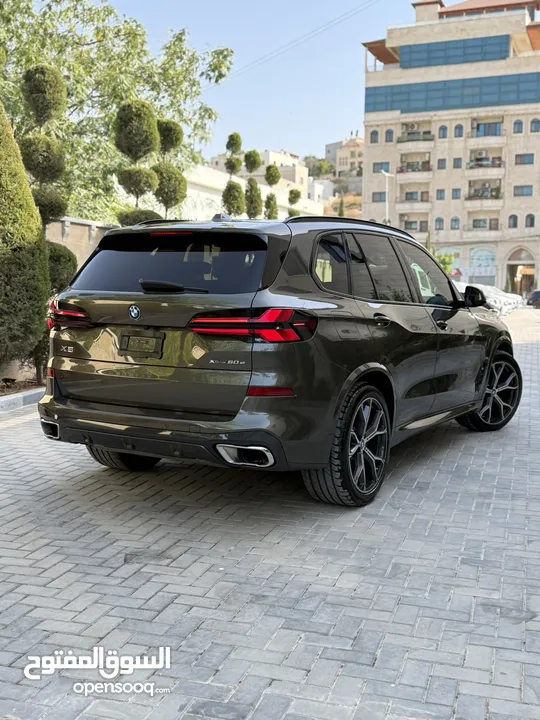 BMW X5 50e ترخيص   محرك 3000 هايبرد plug in/يقطع على الشحنه 100 كيلو متر