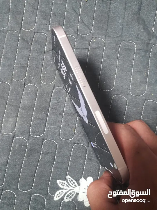 ايفون 13 امريكي model m لون زهر 128 جيجا مش مفتوح ولا مصلح  موجود ببيت لحم