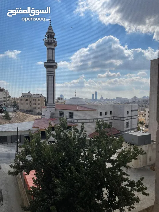 شقة طابق ثاني في عرجان خلف دائرة الإفتاء و مطله ومشمسة قريبة من شارع الأردن للإستثمار