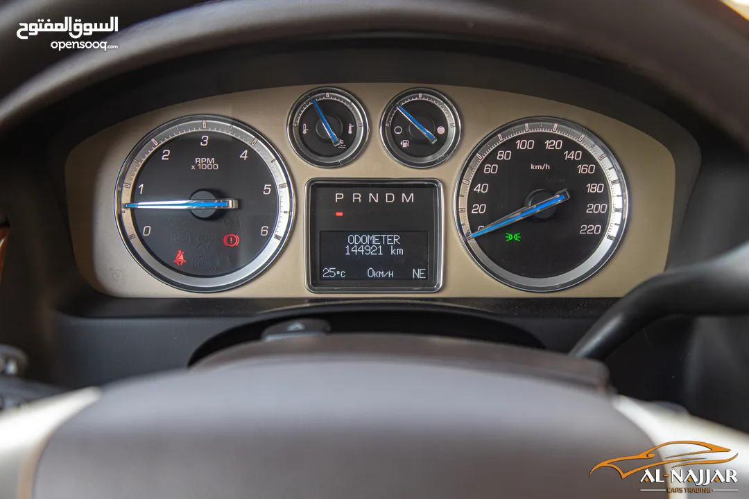 Cadillac Escalade Xl 2012 Platinum   السيارة مميزة جدا و قطعت مسافة 144,000 كيلو متر