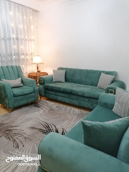 طقم كنب بحالة ممتازة للبيع