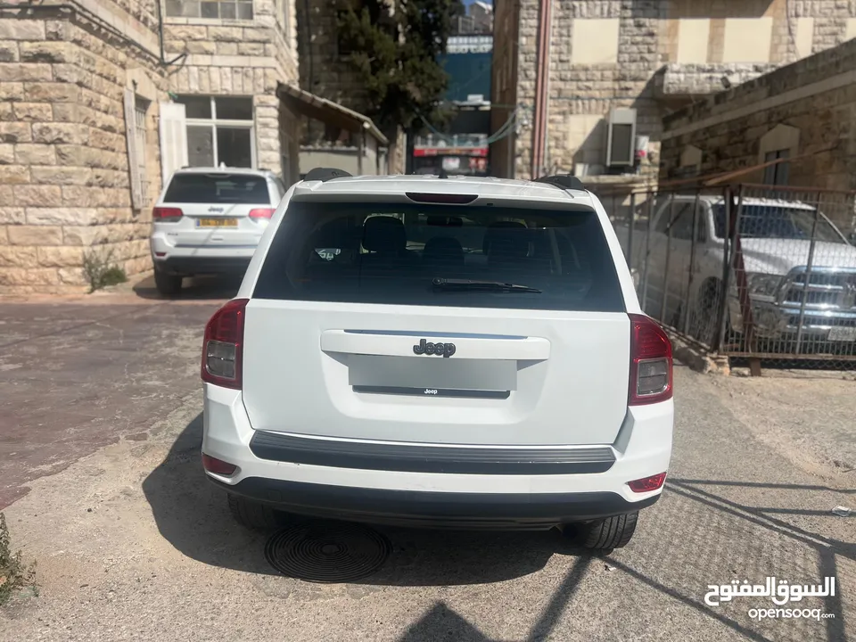جيب كومبس ماطور 2000 بنزين اتومات انتاج 2014.   يد 0 عداد km اصلي 164000
