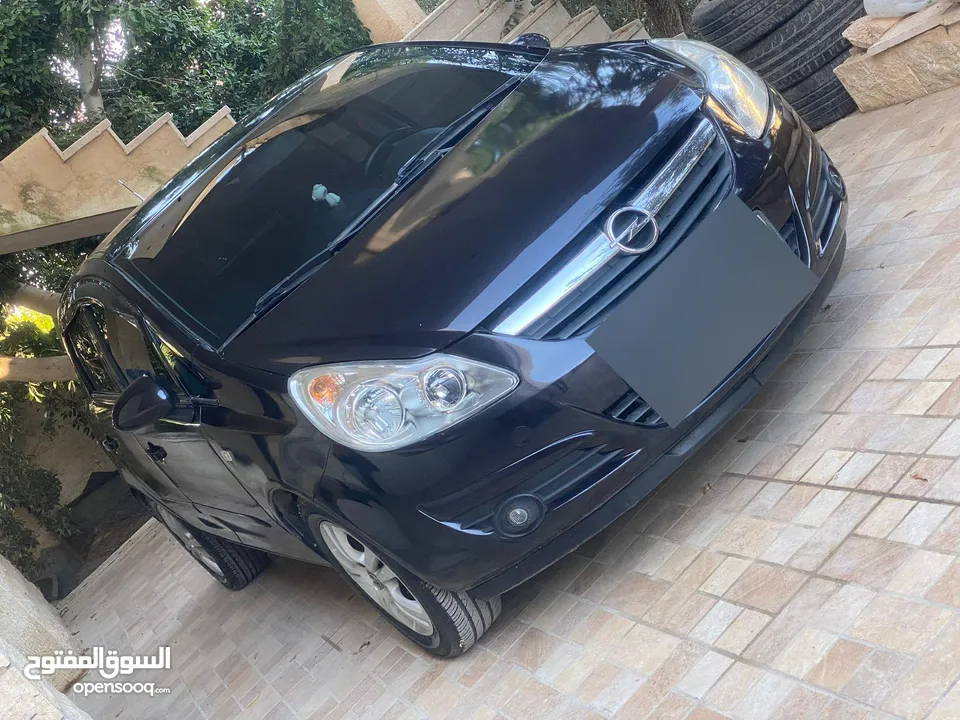 اوبل كورسا 2010