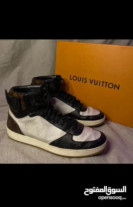 LOUIS VUITTON Rivoli Sneaker