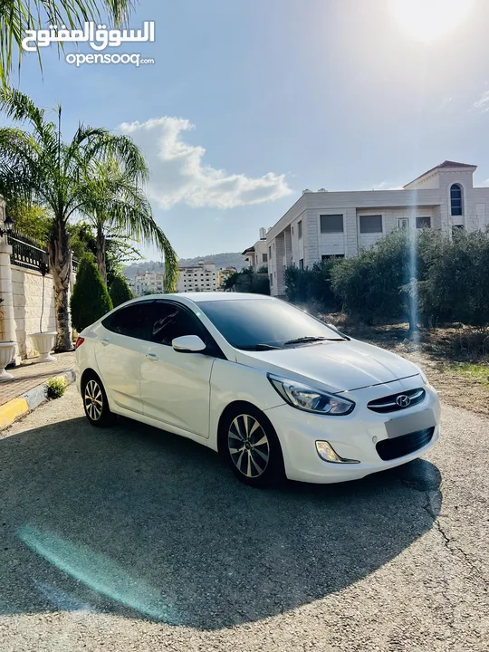 هونداي اكسنت 2017 للبيع اصل برايفت مطور 1.4 / 6 غيار