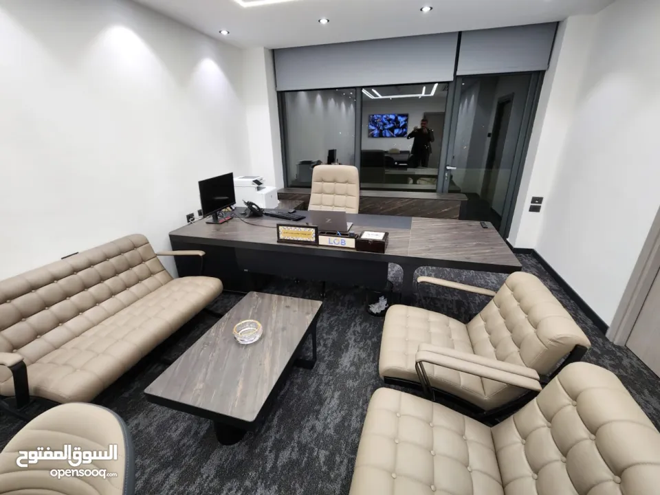 مكتب فخم للإيجار أو البيع
