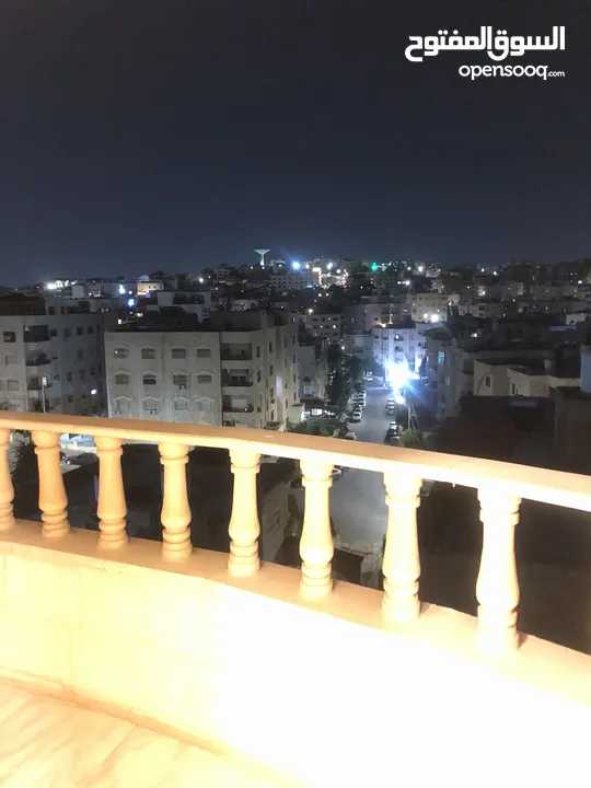 شقه سوبر ديلوكس البيع في ضاحيه الرشيد طابق اول  ثلاث بلكونات بسعر مغري