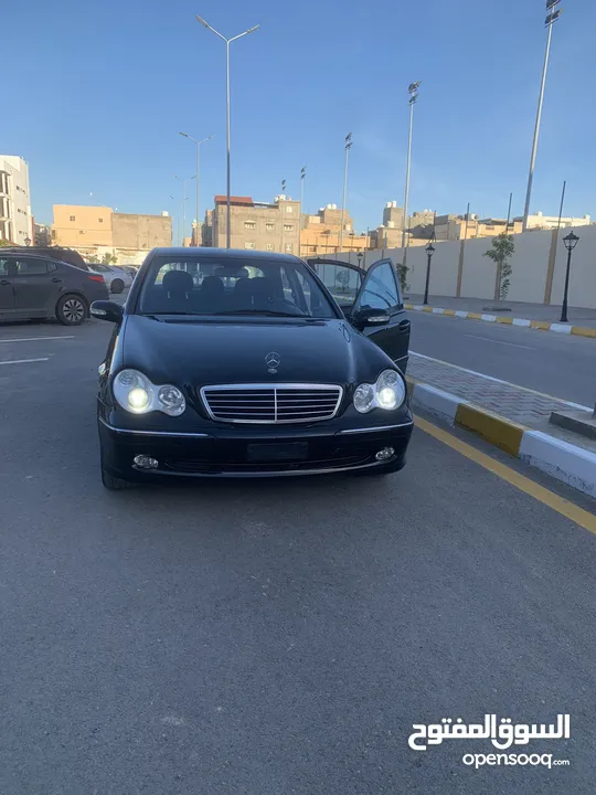 لبيع سيارات السويسرية مرسيدس c320البيع صك او كاش