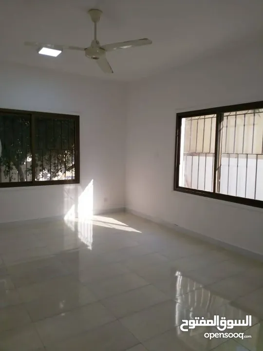 3 Bedrooms Villa for Sale in Al Hail REF:990R