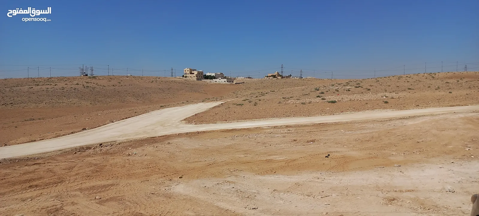 أرض البيع منطقة البيضاء حوض الحميدين 500متر بسعر مغري تبعد عن جمرك عمان الجديد كيلو ومائة