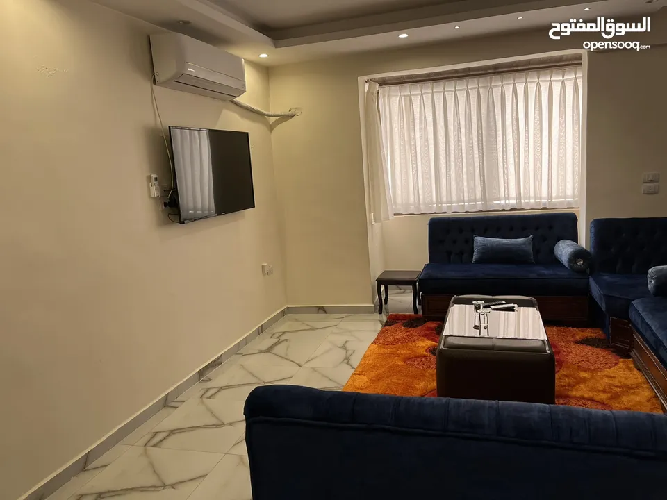 شقة سكنية طابق آخير ( الروف / شقتين )   للبيع في أجمل مواقع إربد