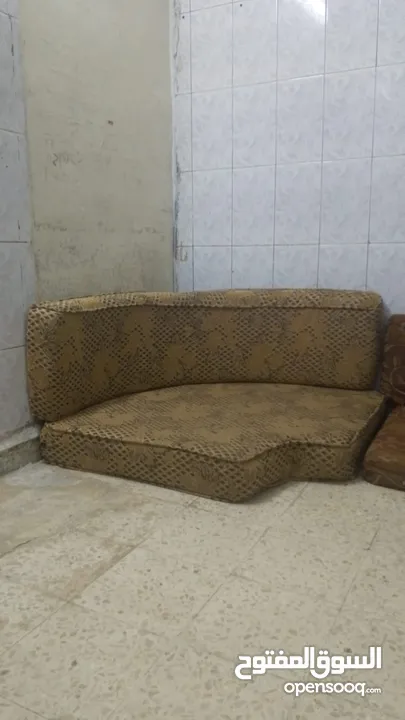 مقعد عربي 7 قطع حاله جيده