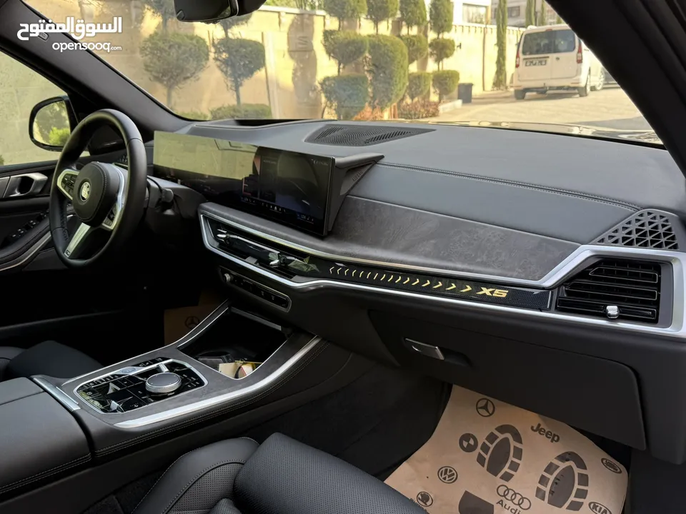 BMW X5 50e ترخيص   محرك 3000 هايبرد plug in/يقطع على الشحنه 100 كيلو متر