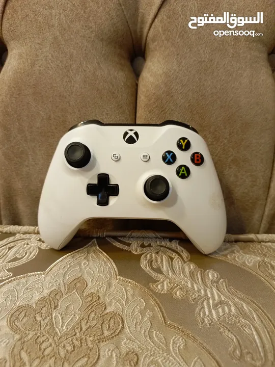 اقره الوصف Xbox One s للبيع