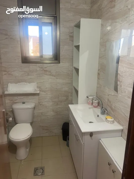 شقة ارضية للإيجار بموقع مميز في بيرزيت مدخل مستقل مع حديقة وصفة سيارة