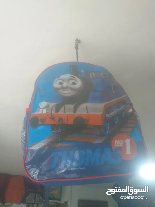 حقائب مدرسية مشكلة للبيع بسعر مغري