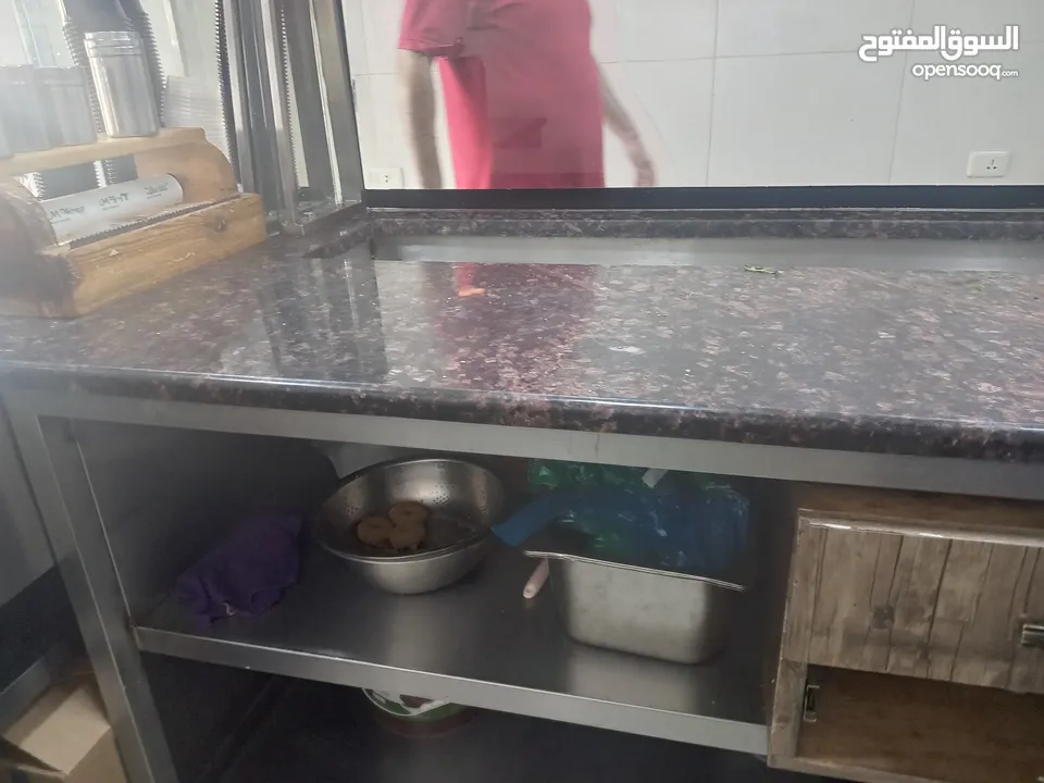 عدة مطعم للبيع مستعملة بحالة ممتازة جدا  البيع بداعي السفر..................................
